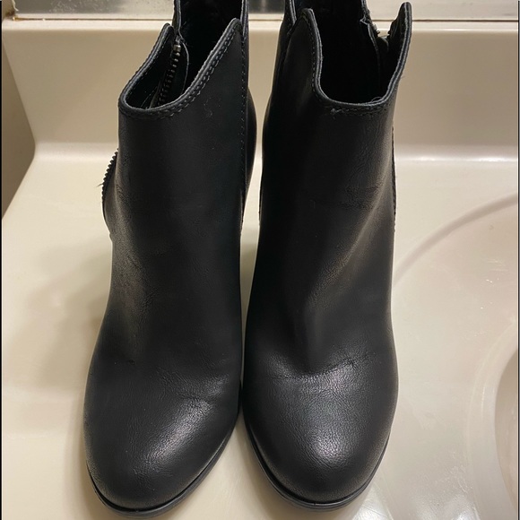 Shoes - Booties Womens Size 6